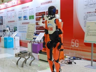 山姆自行车、人形机器人......黄江好物亮相东莞两会