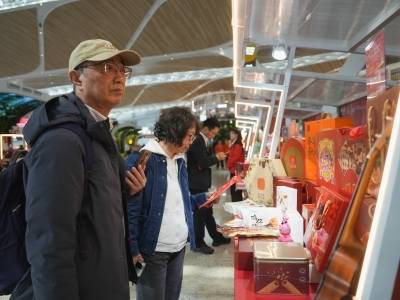 北京路变身“广货长廊”！逛花灯、办年货，春节氛围已拉满