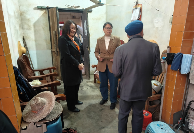 黎妮带队开展关爱帮扶活动