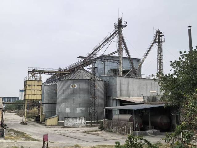 20世纪80年代，穗屏饲料厂引进瑞士先进设备。