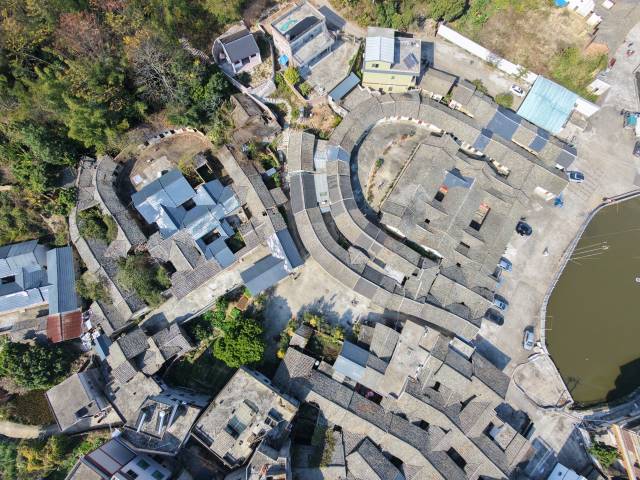 汤湖村法胜公围宗族祠堂历经修缮，保存完好