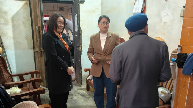 广州市白云区派驻湛江市麻章区工作组开展困难群众关爱帮扶活动