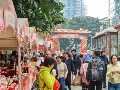 一条步行街的广货“三段论” |  新春走基层