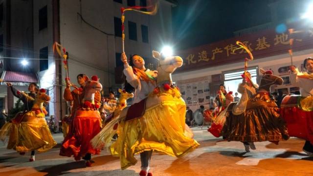 饶平“女骑兵”，“马”上迎春！ | 烟火广东