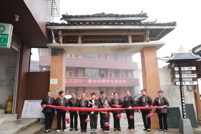 2月5日，八江镇塘水村迎来广西日报南国少年小记者实践基地研学队伍