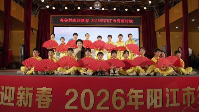 雅韶小学舞蹈队的孩子们