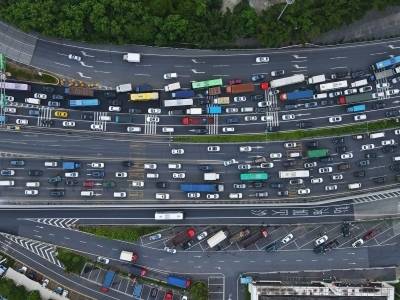 广东高速春运首个周末迎出行高峰，易缓行点段密集！详情公布