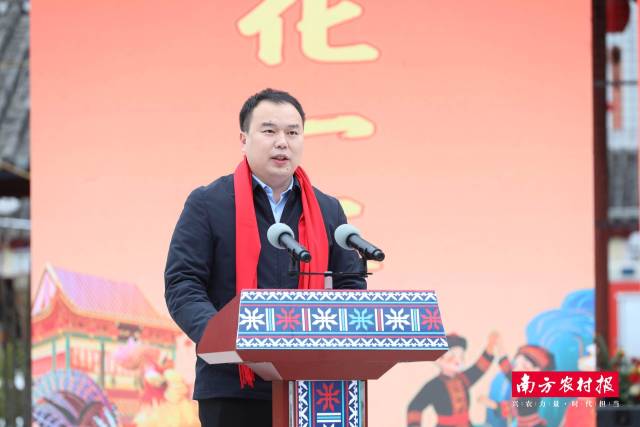 大化瑶族自治县党委副书记韦峥臻。