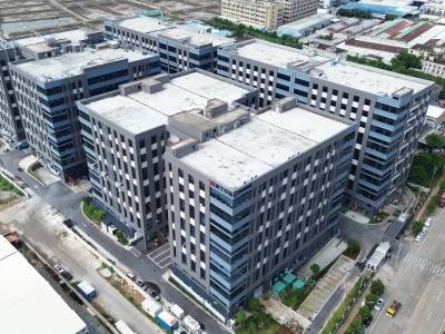 “最小镇”缝合碎片土地，产业“巨无霸”崛起｜百千万 中山范