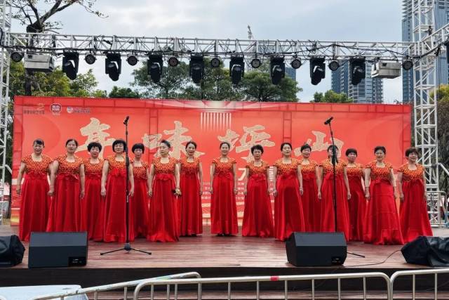 场外精彩节目。