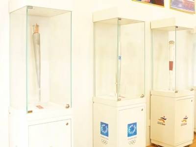 营造冬奥会氛围，17把奥运火炬亮相“香江1号”