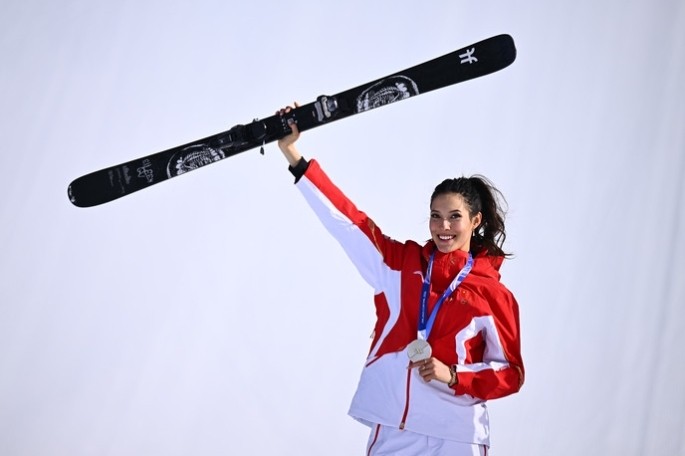 “永远可以相信”的勇气超越奖牌颜色， 谷爱凌夺银！