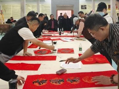 春联贺岁，笔墨传情！潮阳英歌博物馆举行新春赠联活动