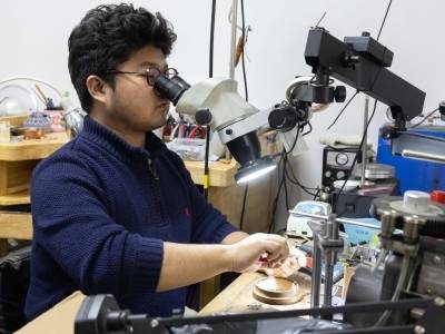 广州“点石成金”，珠光宝气里的产业跃迁“密码”