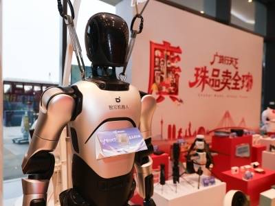 现场派蛋挞、赋诗！政协委员为广货代言拼了｜两会观察