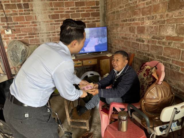 粤海集团开展春节慰问活动。