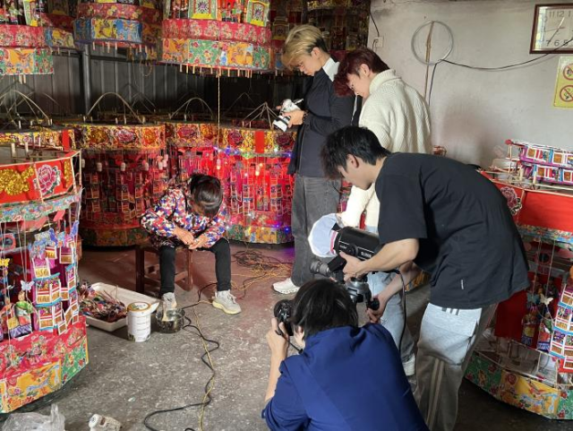 广东财经大学拍摄团队奔赴兴宁市多个代表性点位，开展上灯全域实地调研与前期拍摄工作。