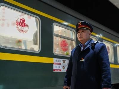 最后一次春运站岗｜新春走基层
