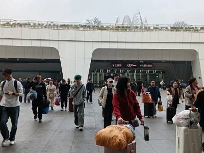 暖到心坎！直击广州白云站春运保障一线