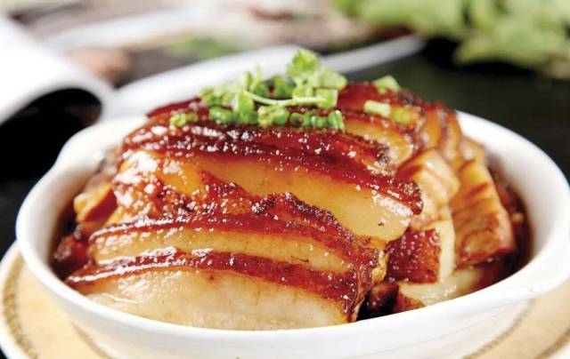 梅菜扣肉 图片来源：新浪网