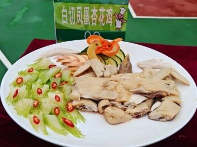 如何成为亲友眼中真正懂广东鸡的人？｜广货行天下·肇庆一桌菜