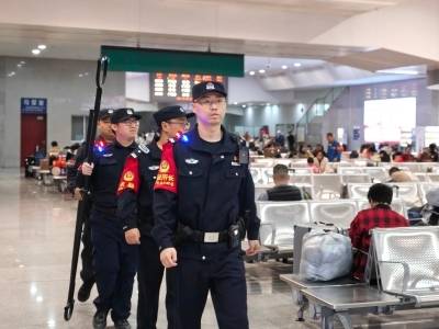 新春走基层｜中山“90后”派出所所长的第8个站台春节