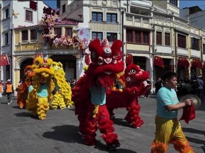 老外都来敲锣打鼓！阳江特色民俗巡游闹新春