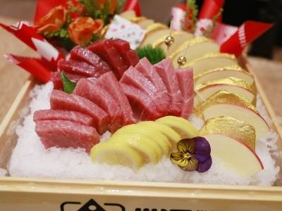 深圳渔企万里逐鲜，400斤大鱼游进中国年｜新春走基层