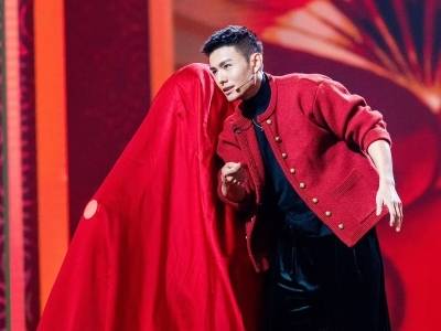 邓男子再登央视春晚，魔术《惊喜定格》传递“天涯共此时”
