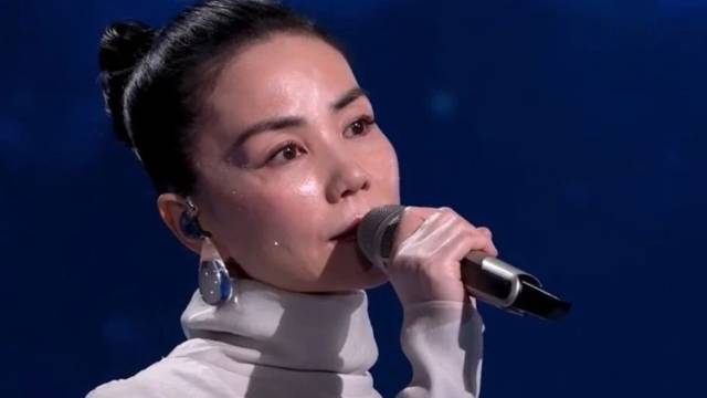 王菲耳环再出圈，同款售价3000元，窦靖童发文