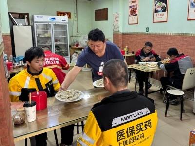 新春走基层｜一碗热面里，藏着中山快递员的温暖春节