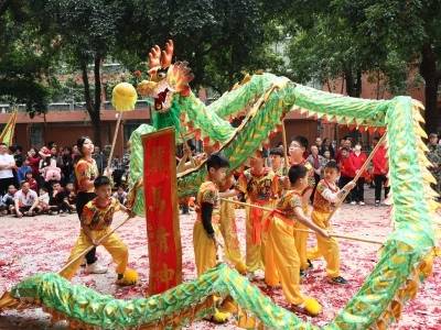 多图｜大年初一狮醒石牌！采青纳福、粤韵传情，解锁广府最浓年味