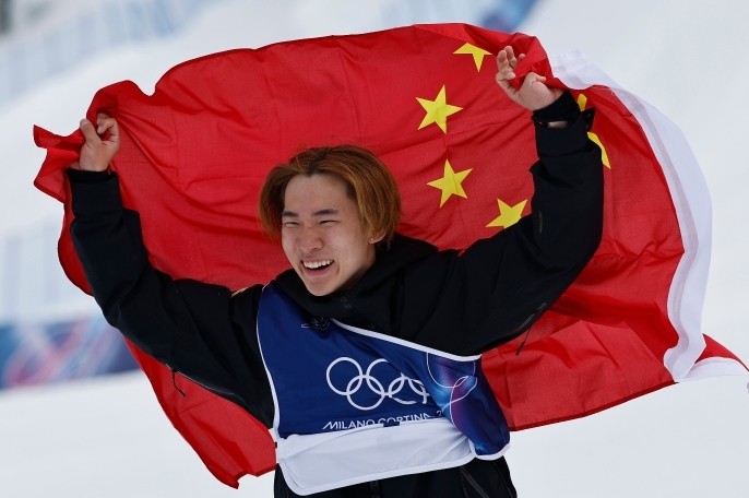 首金来了！苏翊鸣夺冠！利维尼奥的山顶站着二十二岁的他