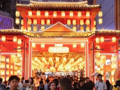 打造沉浸式盛唐场景，正佳大唐千灯会举办