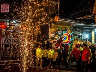 江门新会：百米金龙闹新春，摸摸龙头“冇忧愁”