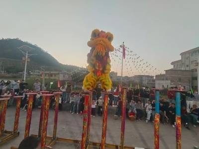 祥灯焕彩承古韵！兴宁坭陂镇