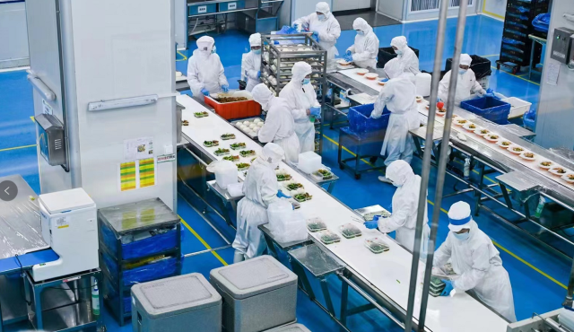 清远鸡生产线。