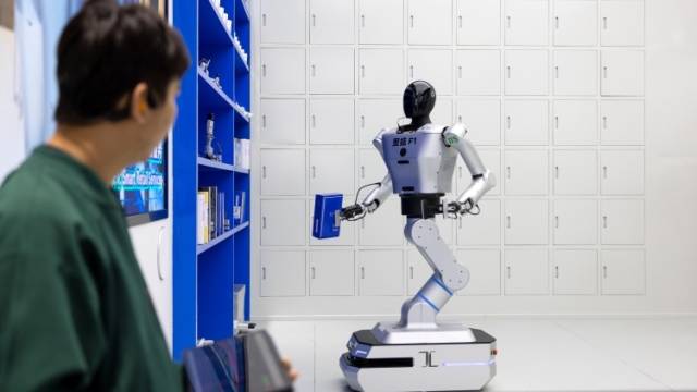 制造+服务，广东新春第一会为何强推这对“王炸”组合？