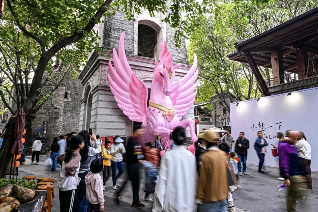 岭南天地举办的“寻奇骥 迎福运”系列活动。