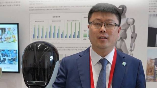 全省高质量发展大会现场制作！机器人“手作”咖啡、冰淇淋大受欢迎