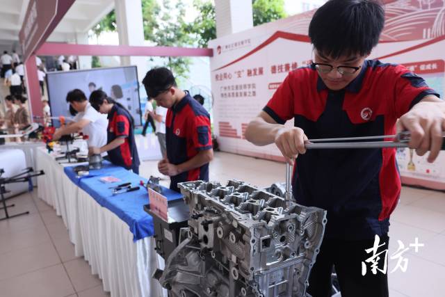 广州新农匠孵化班现场,创业致富带头人、返乡大学生、返乡农民工和退伍军人等参加培训。南方+记者 梁文祥 摄 广州新农匠孵化班现场,创业致富带头人、返乡大学生、返乡农民工和退伍军人等参加培训。南方+记者 梁文祥 摄