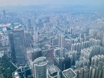 马场土拍牌桌众生相