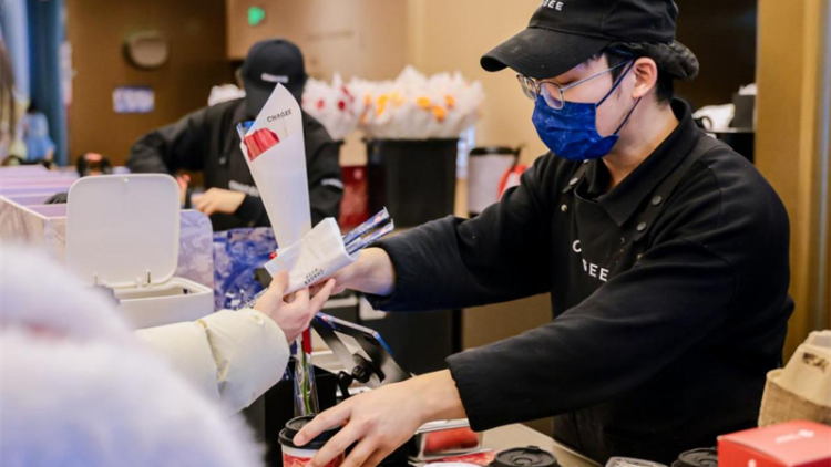 春节出游带火“奶茶经济”，部分品牌广东门店日均销量超2500杯