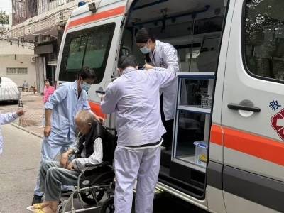 南华西街道：春节服务不打烊，暖心守护保就医