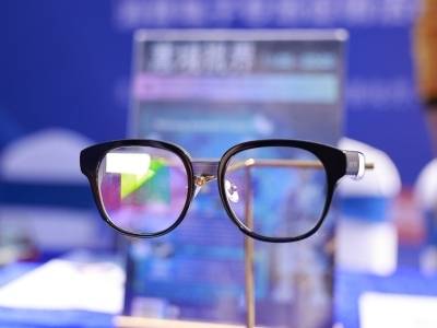 “超车”欧美巨头！全球AI眼镜半数“深圳造”｜广货行天下 圳品新八样