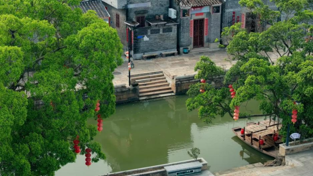 儒溪村风景优美，是广东南海大地艺术节的重要艺术片区。