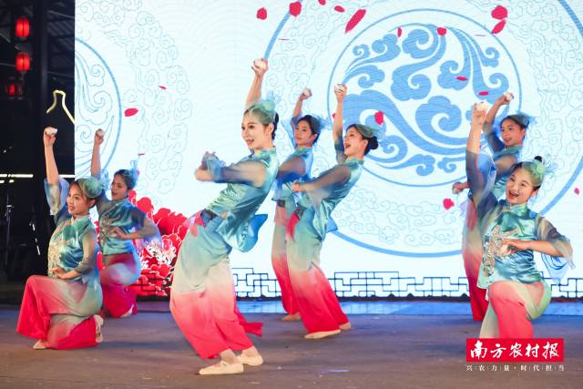 上灯+”田园音乐节精彩纷呈。