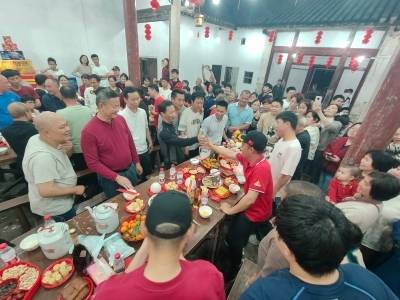 猜码、舞龙、品酒！兴宁坭陂镇汤一村上灯节喜庆团圆