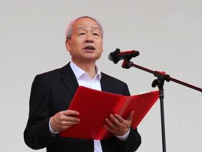 开学第一课｜红岭中学张健：以马的精神为青春底色，在成长路上马力全开