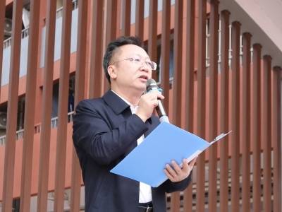 开学第一课｜横岗高级中学毛展煜：你有志向，努力就有方向